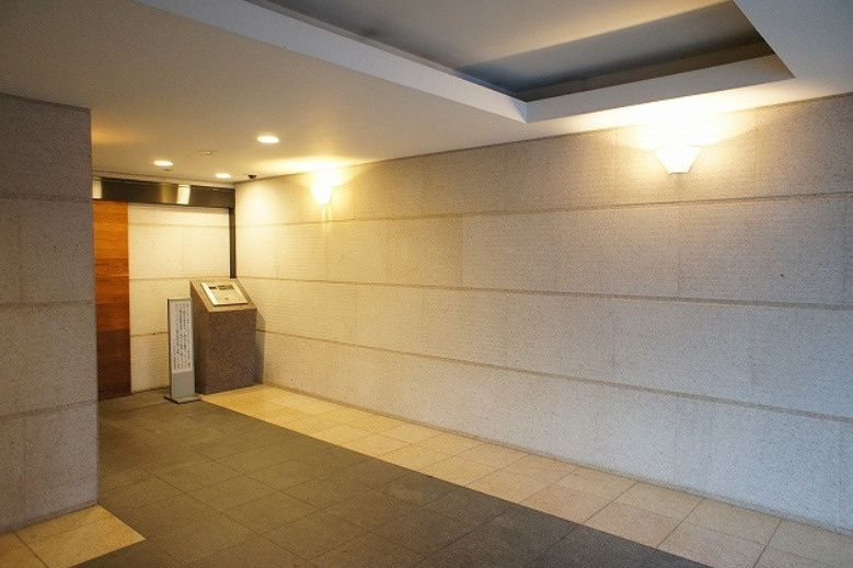 ルーブル学芸大学七番館　敷金礼金0　エレベータ―　オートロックのロビー