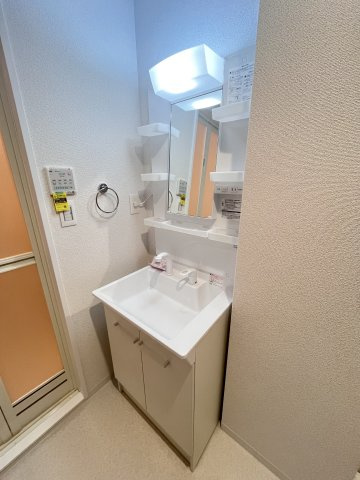 大阪市城東区中浜３丁目の賃貸マンションの洗面所