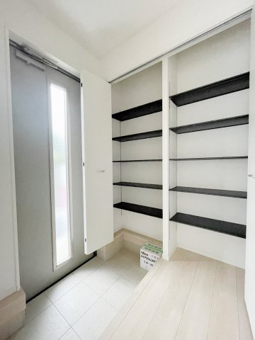 新築戸建・新築建売　大泉町寄木戸第17　西小・西中の収納