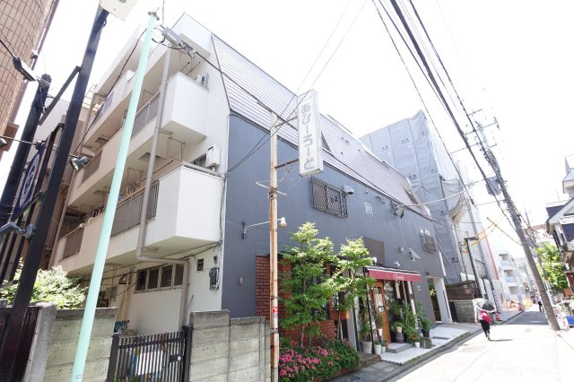 シャトー利休の外観