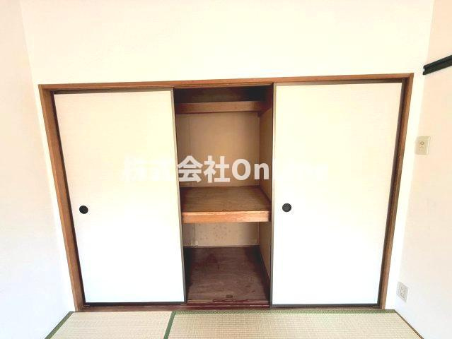八尾市本町６丁目のハイツの収納