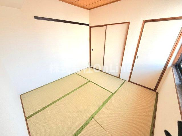 八尾市本町６丁目のハイツの和室