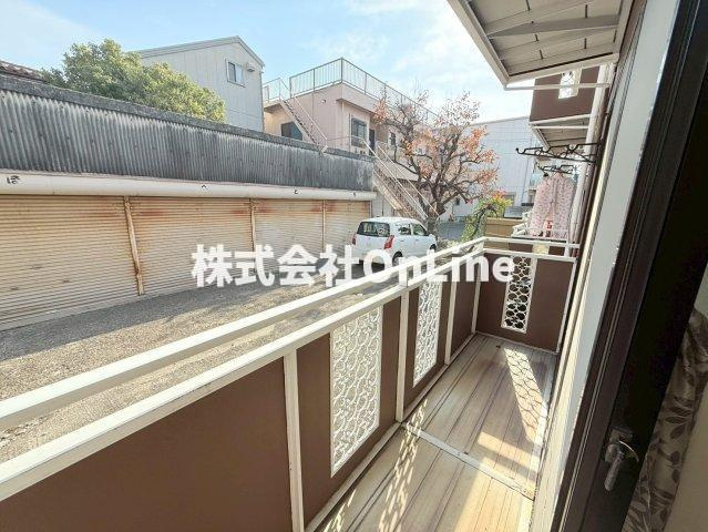 八尾市本町６丁目のハイツのバルコニー