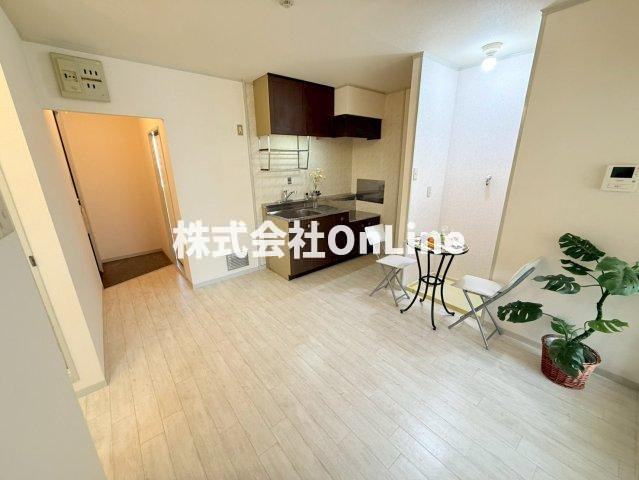 八尾市本町６丁目のハイツの居間・リビング