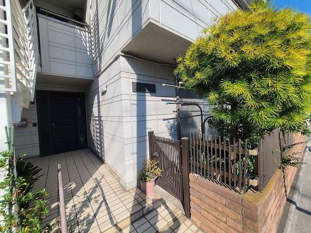 サンライズ（朝日３丁目）のエントランス|★建物エントランスの画像です★