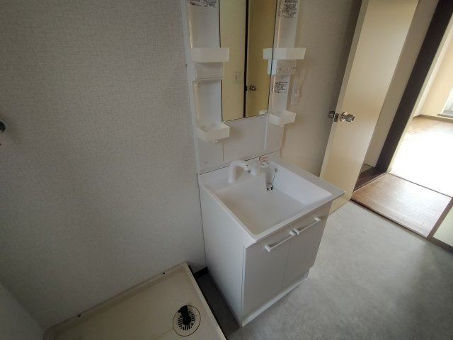 サンライズ（朝日３丁目）の洗面所