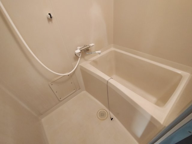 サンライズ（朝日３丁目）の浴室