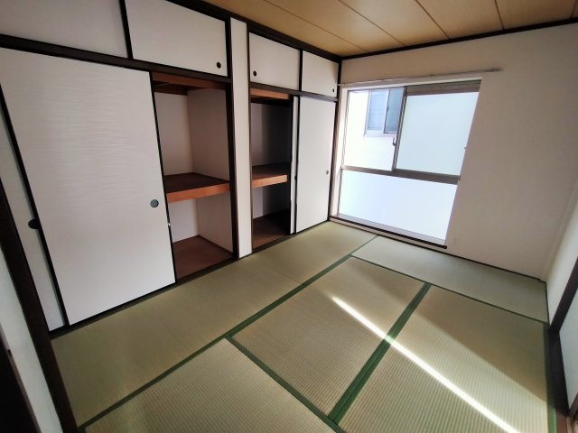 サンライズ（朝日３丁目）の和室