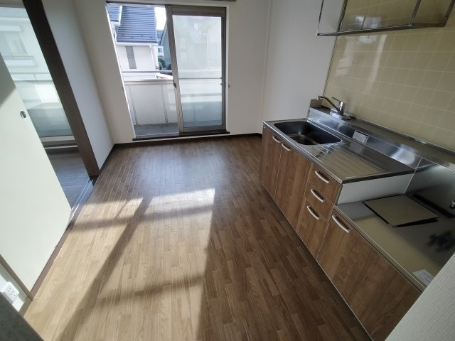 サンライズ（朝日３丁目）の居間・リビング