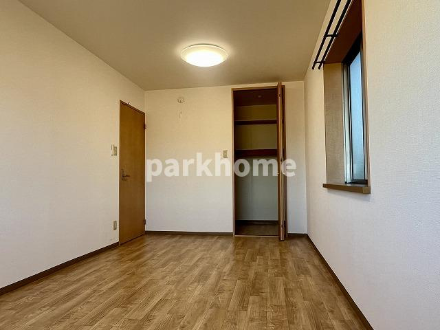 フォブールあすたの洋室