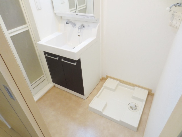 スカイヒルズの洗面所|別号室の参考写真です。