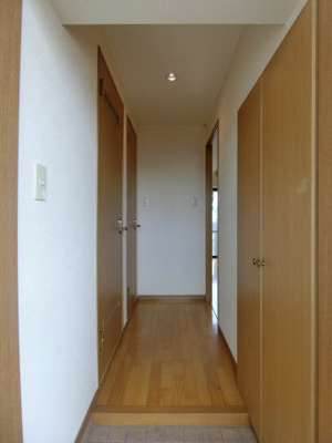 【玄関】 | リバーコートC | イメージ4-Cの写真