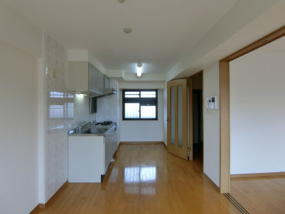 【居間・リビング】 | リバーコートC | イメージ4-Cの写真