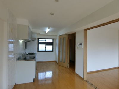 【居間・リビング】 | リバーコートC | イメージ4-Cの写真