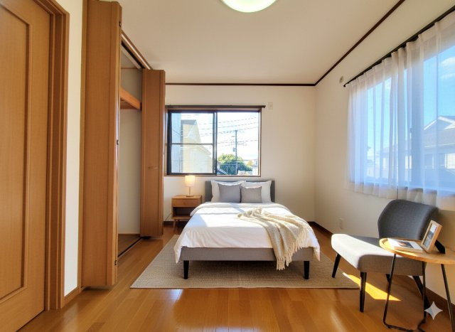 吉川市　川藤　中古戸建の洋室|使い勝手のいい洋室です　※家具をCGで加工しており、家具付き販売ではございません。