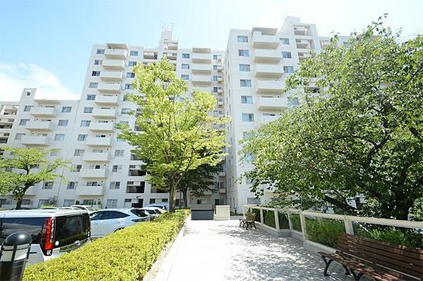 千里緑丘ハウスの外観