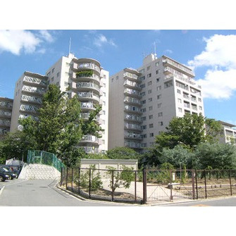 千里緑丘ハウスの外観