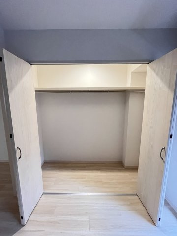 大阪市城東区中浜３丁目の賃貸マンションの収納