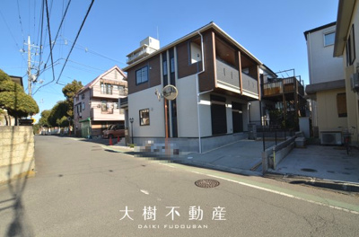 【前面道路含む現地写真】 | 座間市小松原２丁目　新築戸建て　全１棟【仲介手数料無料】