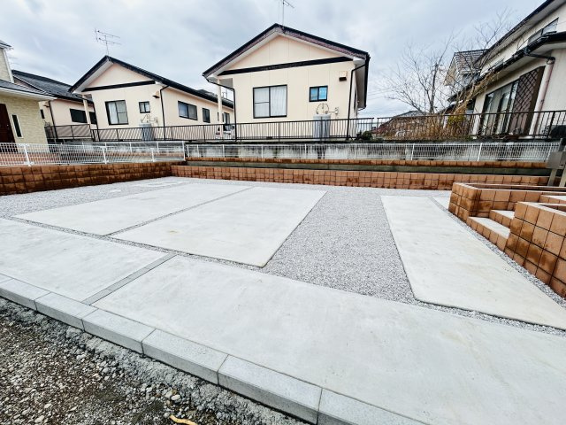 新築　北群馬郡吉岡町下野田第13　Livele Garden.S　１号棟の駐車場|現地写真　駐車スペースは2台分可能です！					
