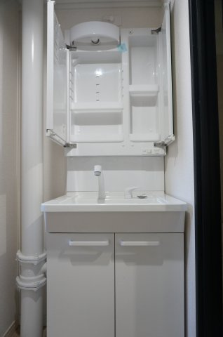 横尾2団地86号棟の独立洗面台