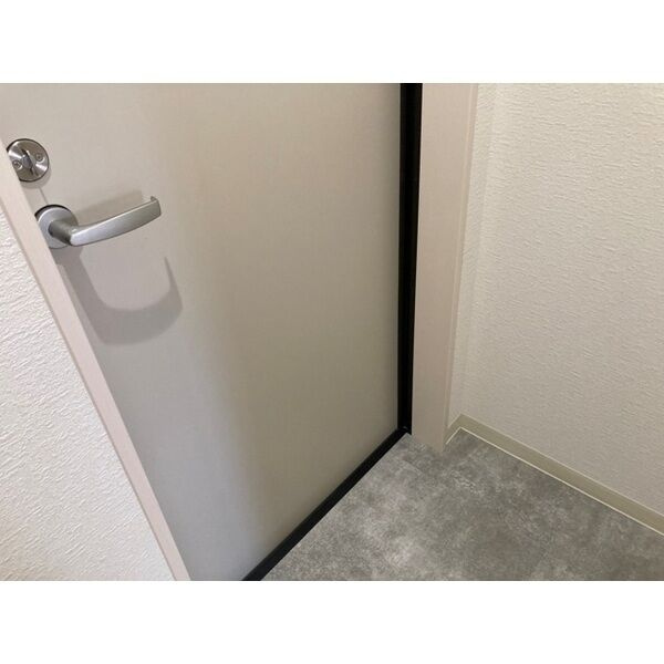 クレアール八戸ノ里の玄関