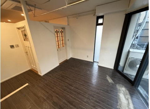 ＹＭ－２ビルの内装