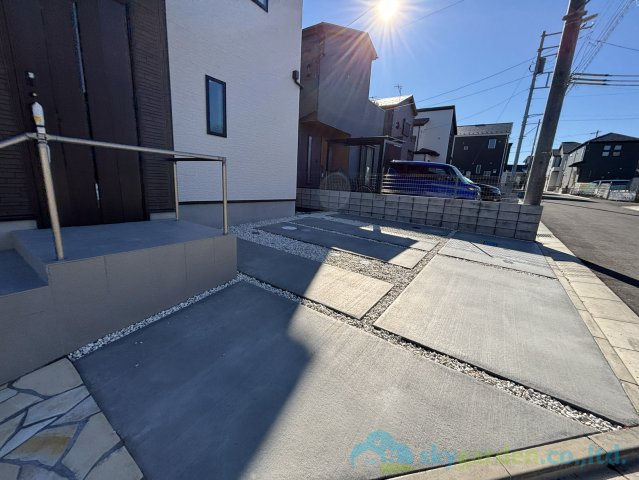 平塚市岡崎10期　新築戸建　全30棟26号棟の駐車場
