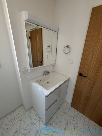 平塚市岡崎10期　新築戸建　全30棟26号棟の独立洗面台