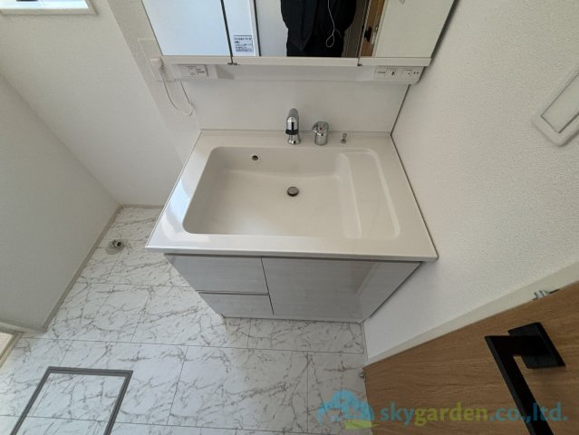 平塚市岡崎10期　新築戸建　全30棟26号棟の独立洗面台