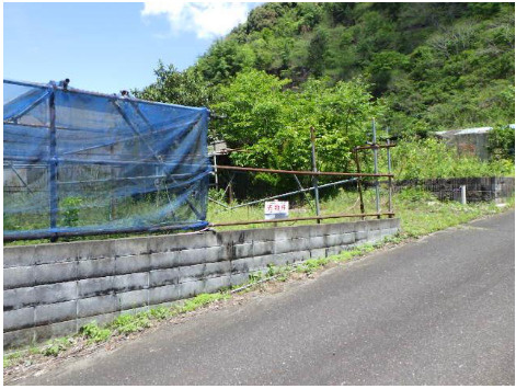 売土地　静岡市葵区新間の前面道路含む現地写真