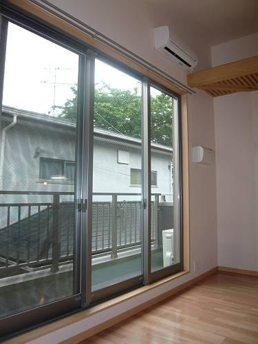 ラッフルズ奥沢の居間・リビング|大きな窓のあるお部屋です