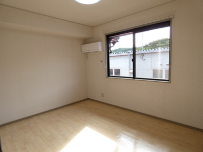 【洋室】 | ファミール西京　B棟