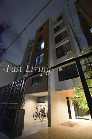 スタンズ神楽坂のエントランス