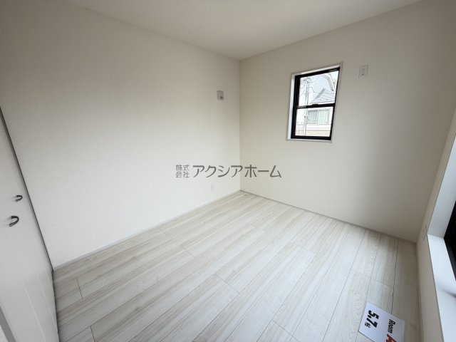 所沢市牛沼・全1棟　新築一戸建　～LDK15.8帖～の洋室|洋室5.7帖