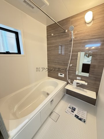 所沢市牛沼・全1棟　新築一戸建　～LDK15.8帖～の浴室|1坪サイズ・浴室乾燥機付ユニットバス