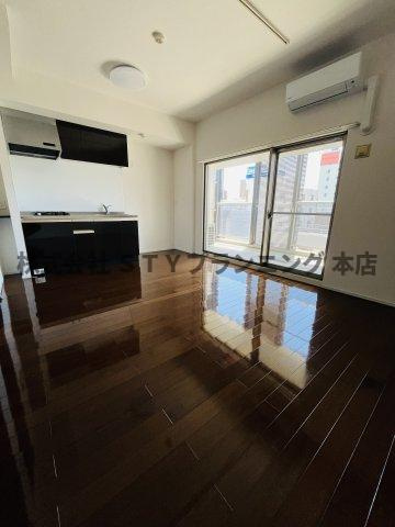 仲介手数料０円！La Facadeの居間・リビング