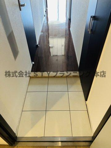 仲介手数料０円！La Facadeの玄関