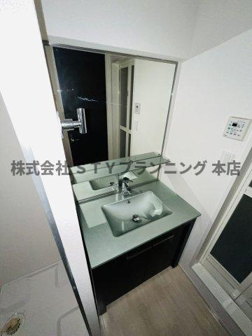 仲介手数料０円！La Facadeの独立洗面台