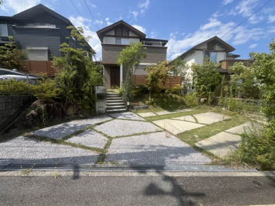 【庭】 | 生駒郡三郷町勢野北5丁目