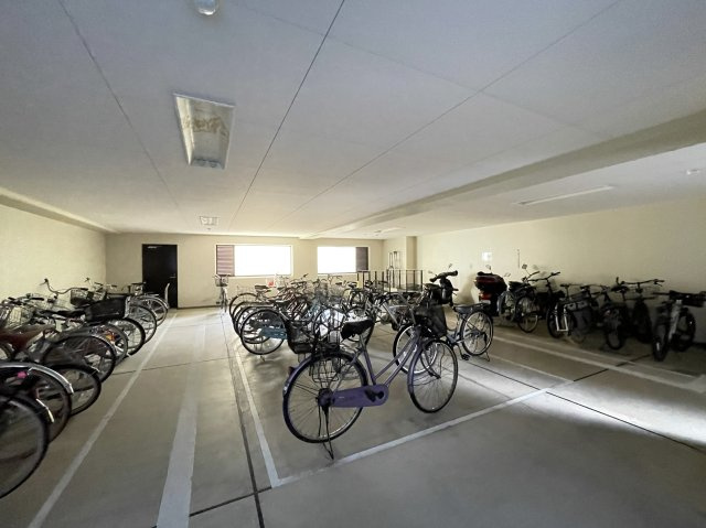 アルモード京都高辻の駐輪場|共用部　駐輪場
