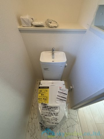 平塚市岡崎10期　新築戸建　全30棟22号棟のトイレ