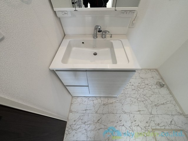 平塚市岡崎10期　新築戸建　全30棟22号棟の独立洗面台