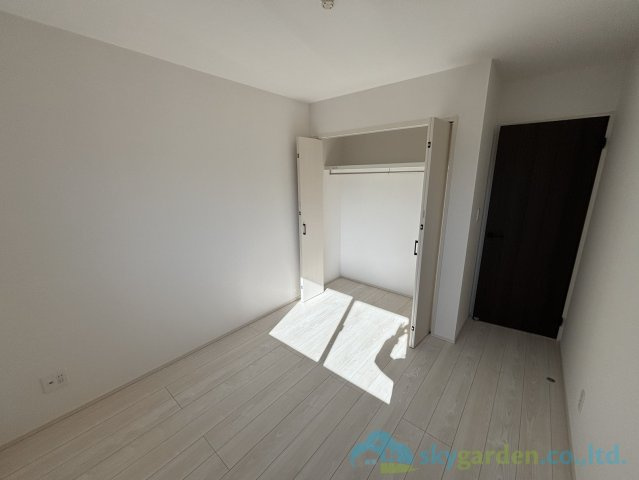 平塚市岡崎10期　新築戸建　全30棟22号棟の洋室