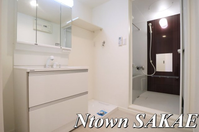 【洗面所】 | ルナソレイユ | 明るい洗面所です