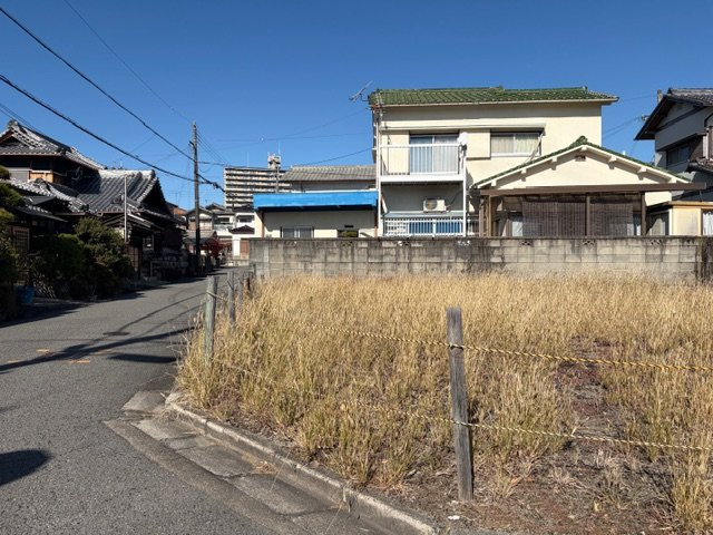 岩出市山・中古戸建・54723の前面道路含む現地写真
