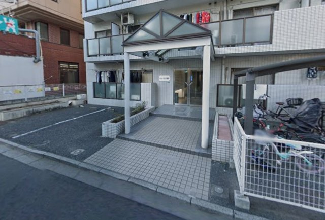 シティクレスト船橋のエントランス
