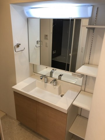 パールハイツ笹塚の洗面所|ゆったりとスペースのある洗面所