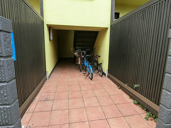 【エントランス】