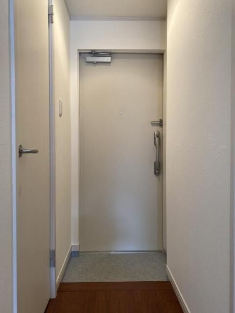 ネオハイブリッジの玄関